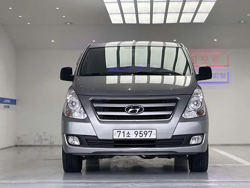 Hyundai Starex