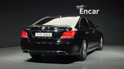 Hyundai Equus
