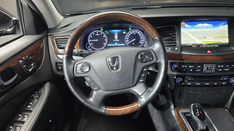 Hyundai Equus