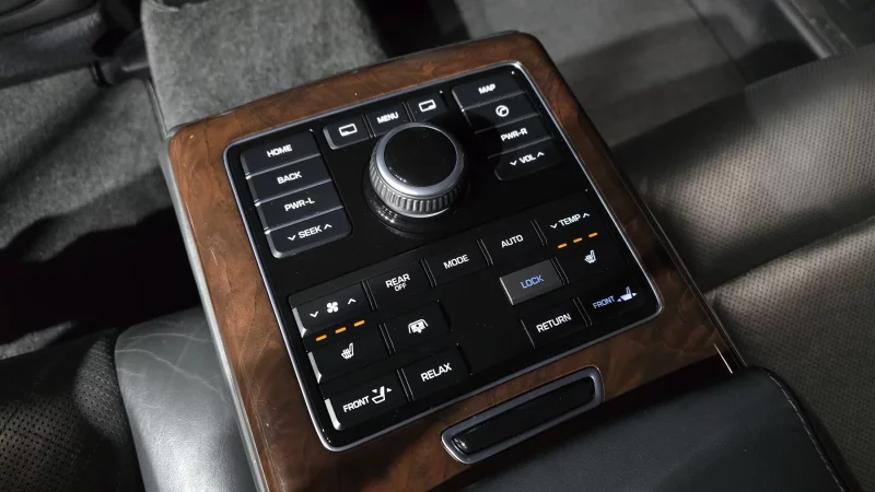 Hyundai Equus