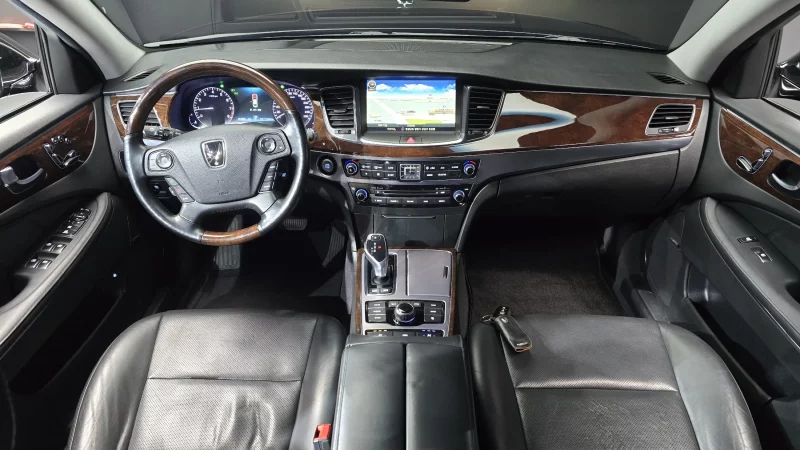 Hyundai Equus