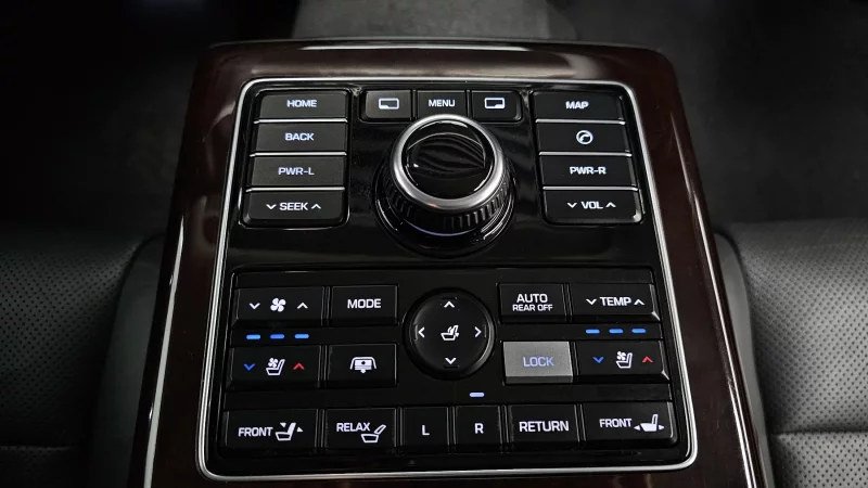 Hyundai Equus