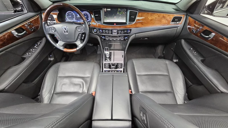 Hyundai Equus