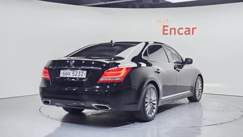 Hyundai Equus