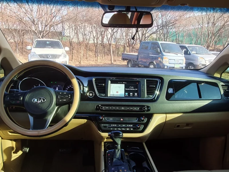 Kia Carnival