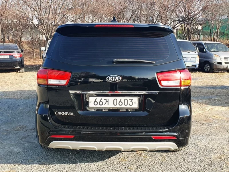 Kia Carnival