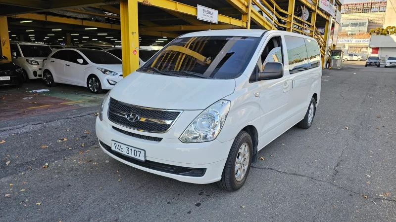 Hyundai Starex