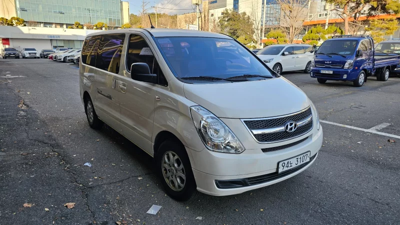 Hyundai Starex