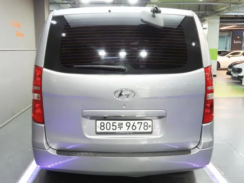 Hyundai Starex