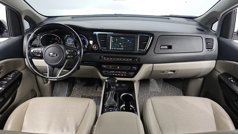 Kia Carnival