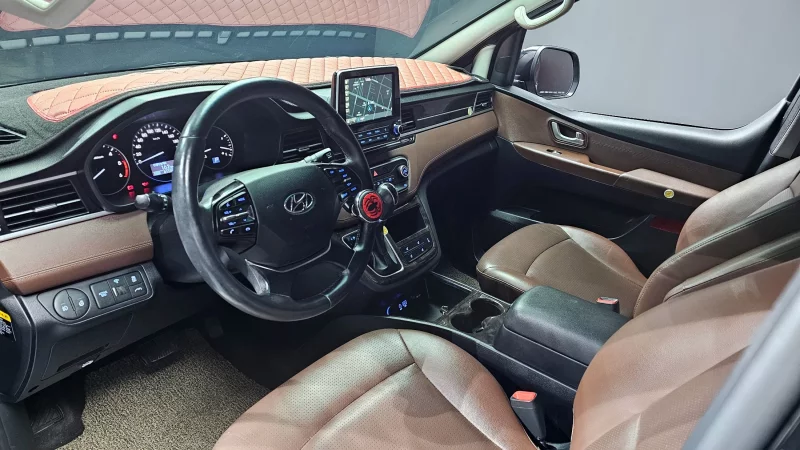 Hyundai Starex