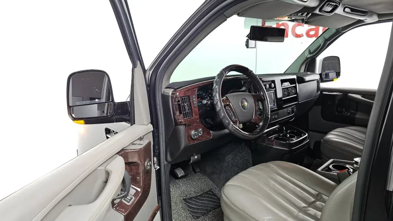 Chevrolet Express Van