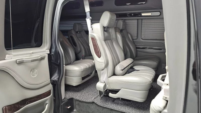 Chevrolet Express Van