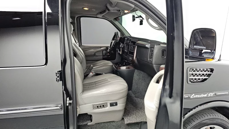 Chevrolet Express Van