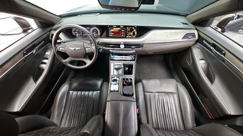 Genesis G90