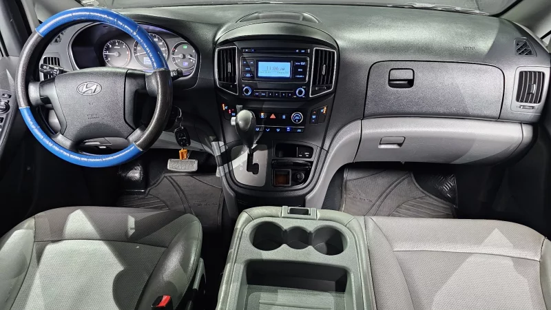 Hyundai Starex