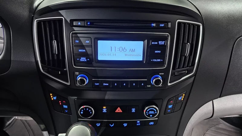 Hyundai Starex