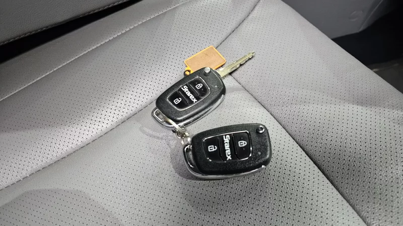 Hyundai Starex