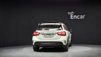 Mercedes-Benz GLA-Class