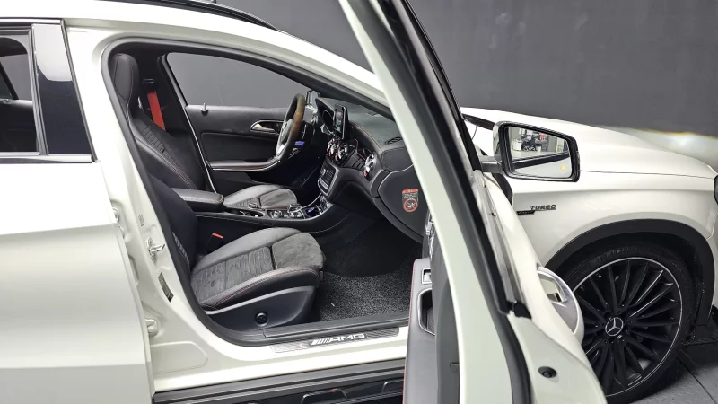 Mercedes-Benz GLA-Class