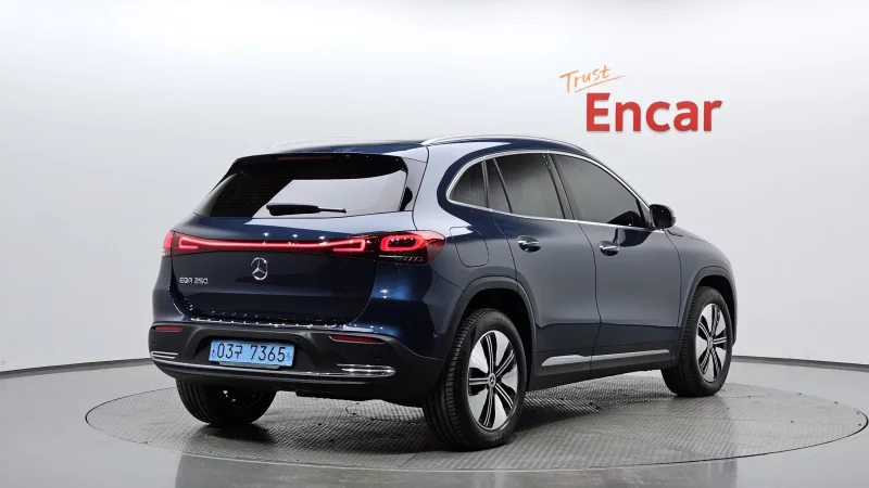 Mercedes-Benz EQA