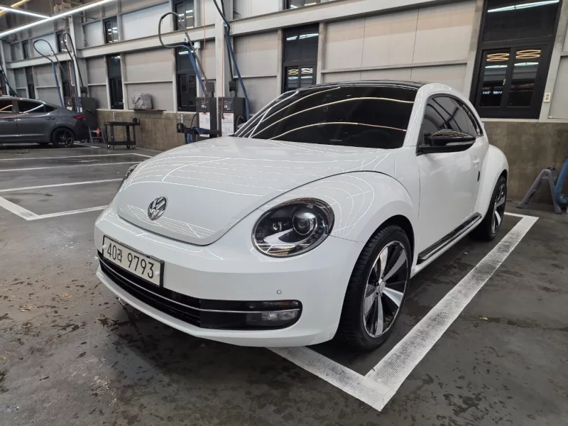 Volkswagen BEETLE
