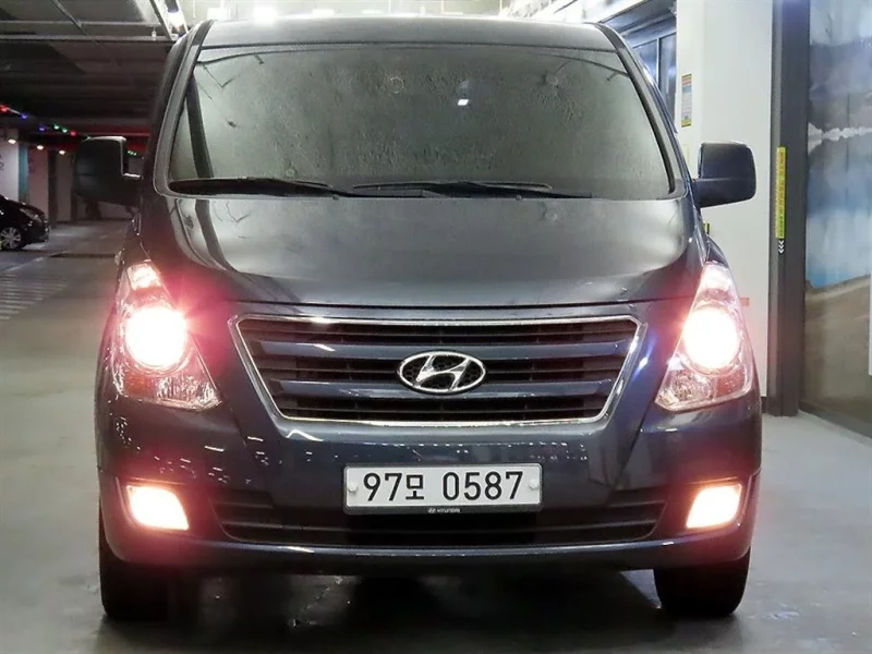 Hyundai Starex