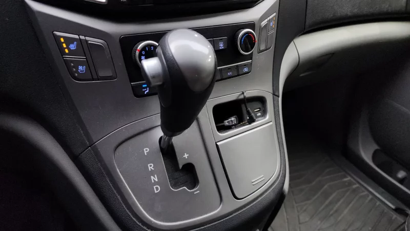 Hyundai Starex