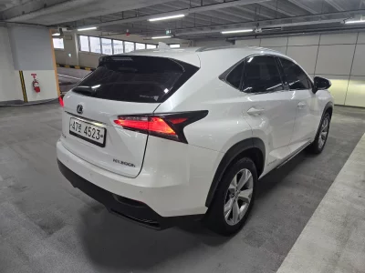 Lexus NX300h