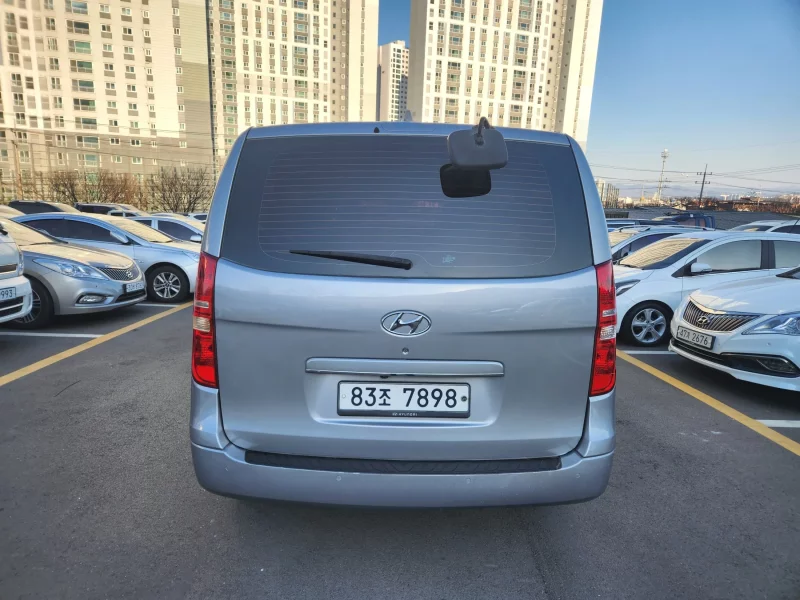 Hyundai Starex