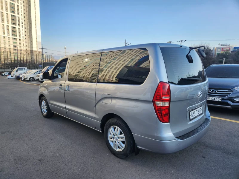 Hyundai Starex