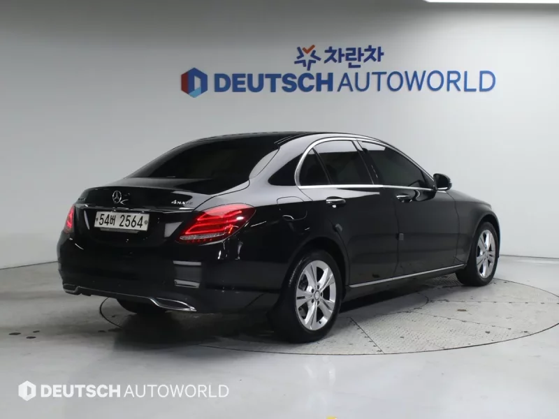 Mercedes-Benz C-Class