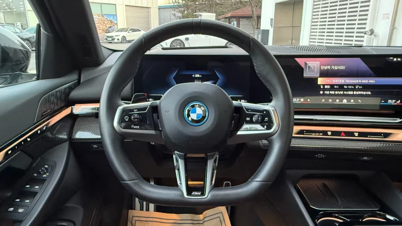 BMW i5