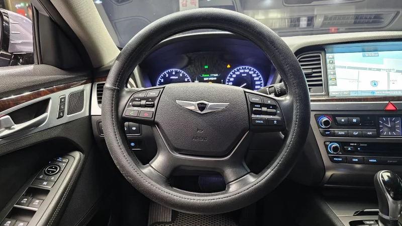 Hyundai Genesis