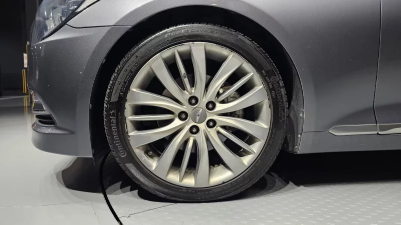 Hyundai Genesis
