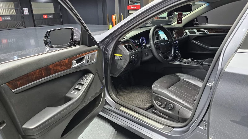 Hyundai Genesis