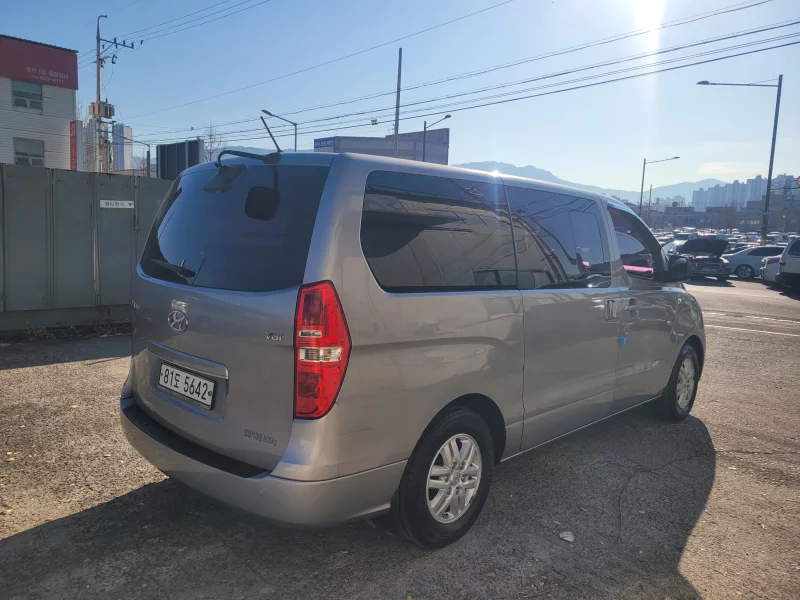 Hyundai Grand Starex