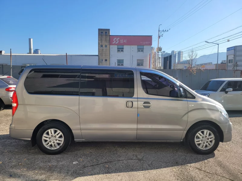 Hyundai Grand Starex