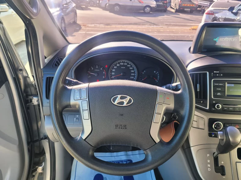 Hyundai Grand Starex