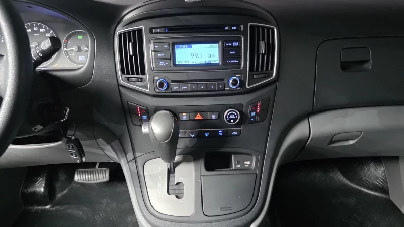 Hyundai Starex