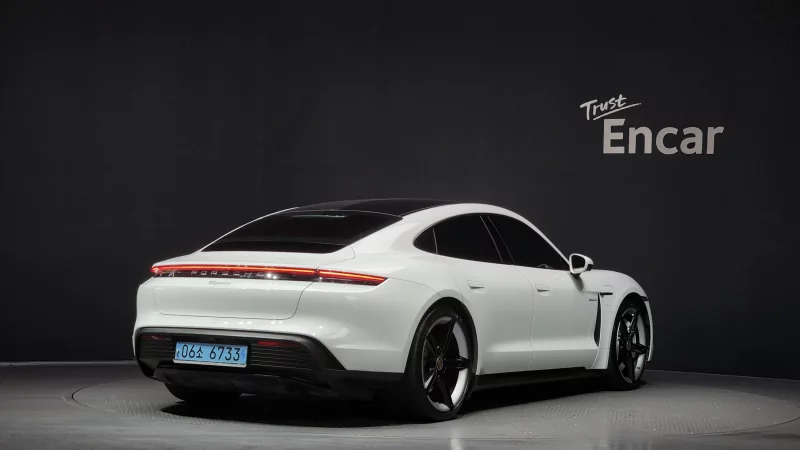Porsche TAYCAN