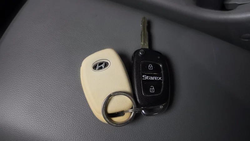 Hyundai Starex