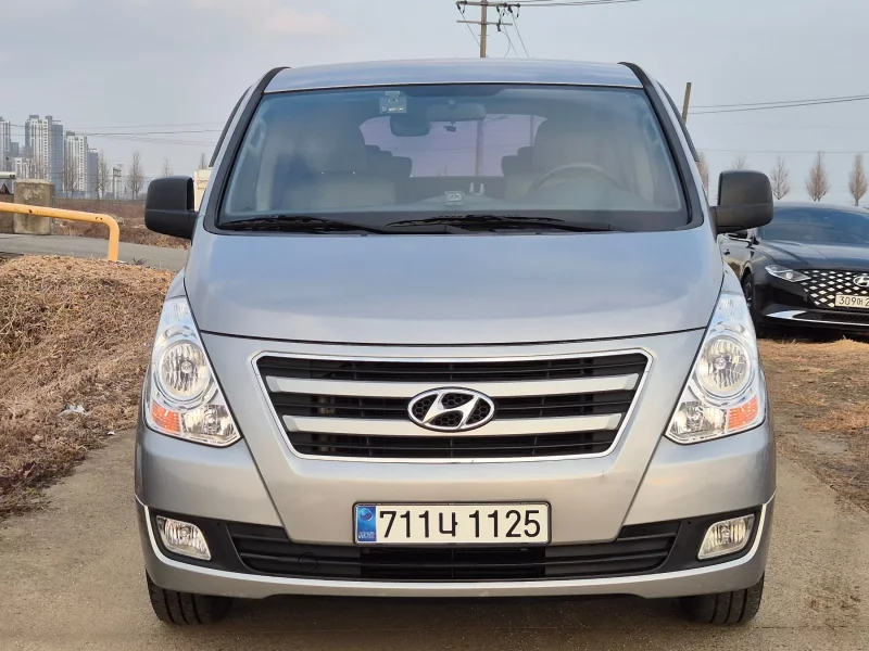 Hyundai Starex