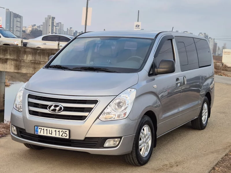 Hyundai Starex