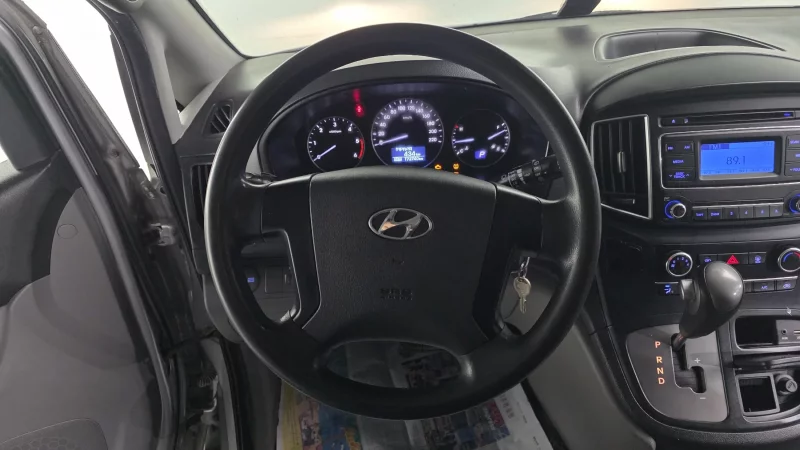 Hyundai Starex