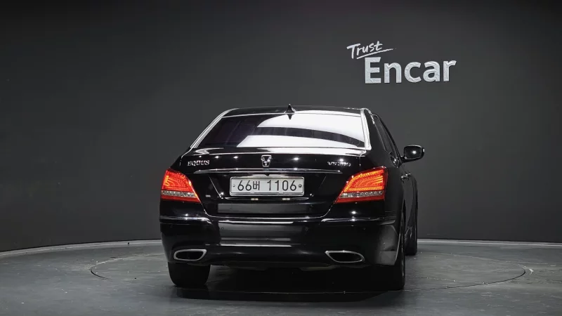 Hyundai Equus