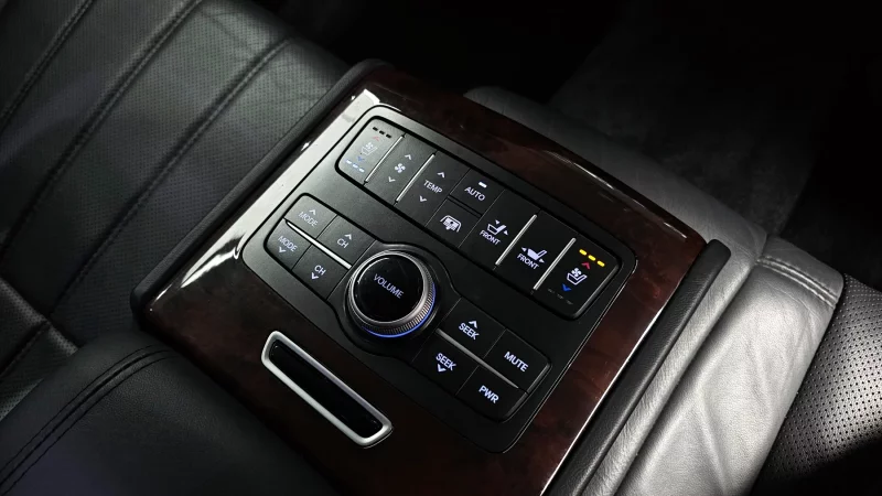 Hyundai Equus