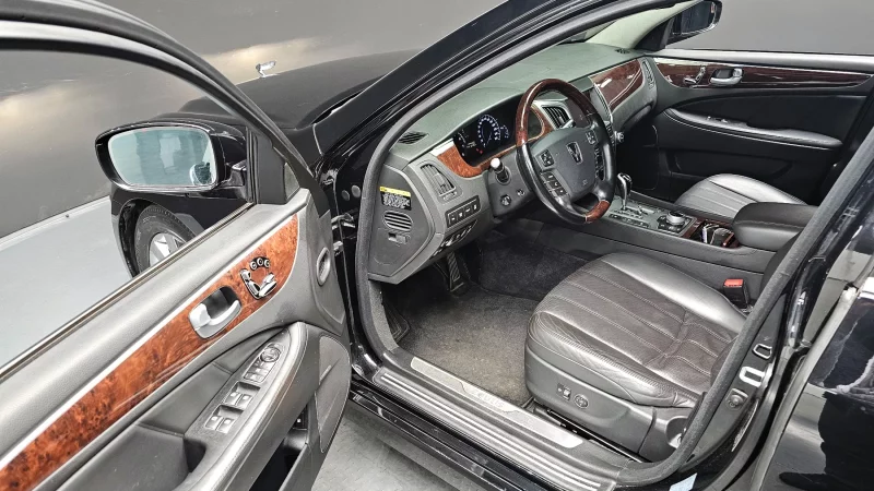 Hyundai Equus