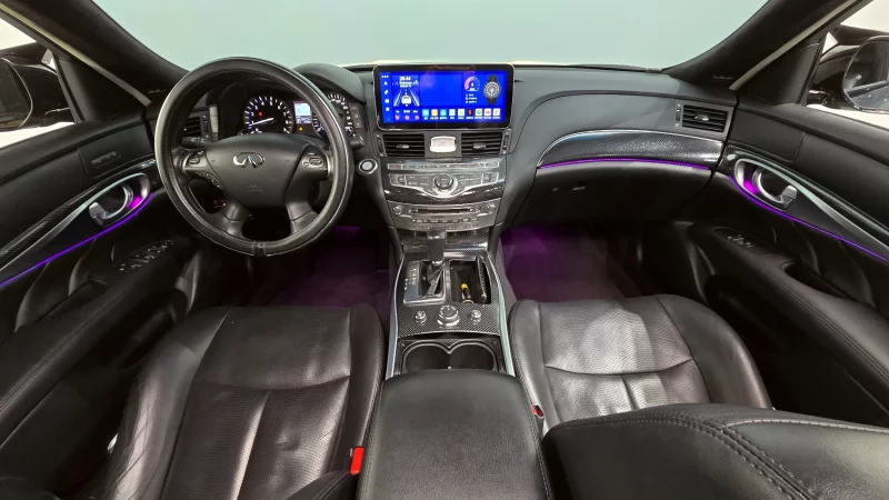 Infiniti Q70