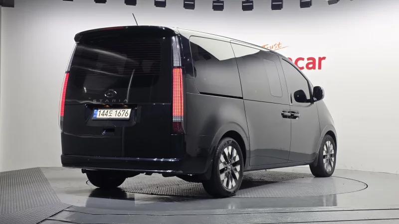 Hyundai Staria